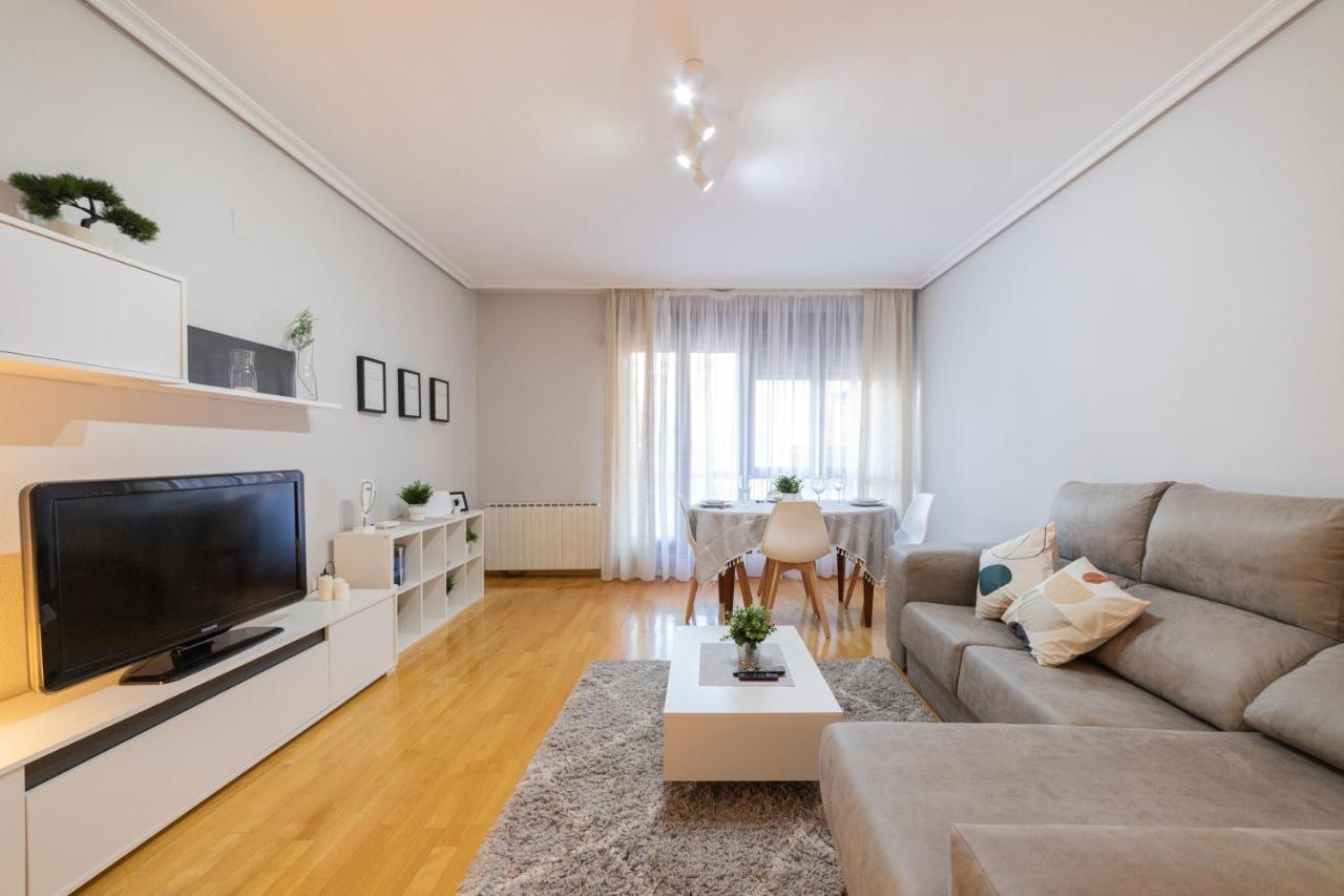 Apartamento Albelda Centro Albelda De Iregua Екстер'єр фото